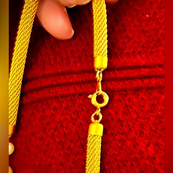 N200 Beautiful Long Vintage Royal Goldtone Mesh Long Chain with Pearls Necklace - Picture 3 of 6